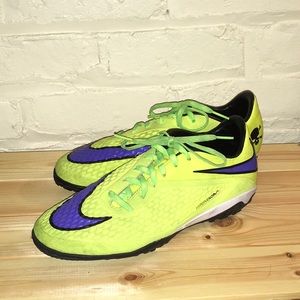 NIKE HYPERVENOM INDOOR SOCCER SHOES ~ EXCELLENT